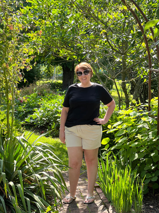 Black Solid Color Rolled Short Sleeve T-Shirt