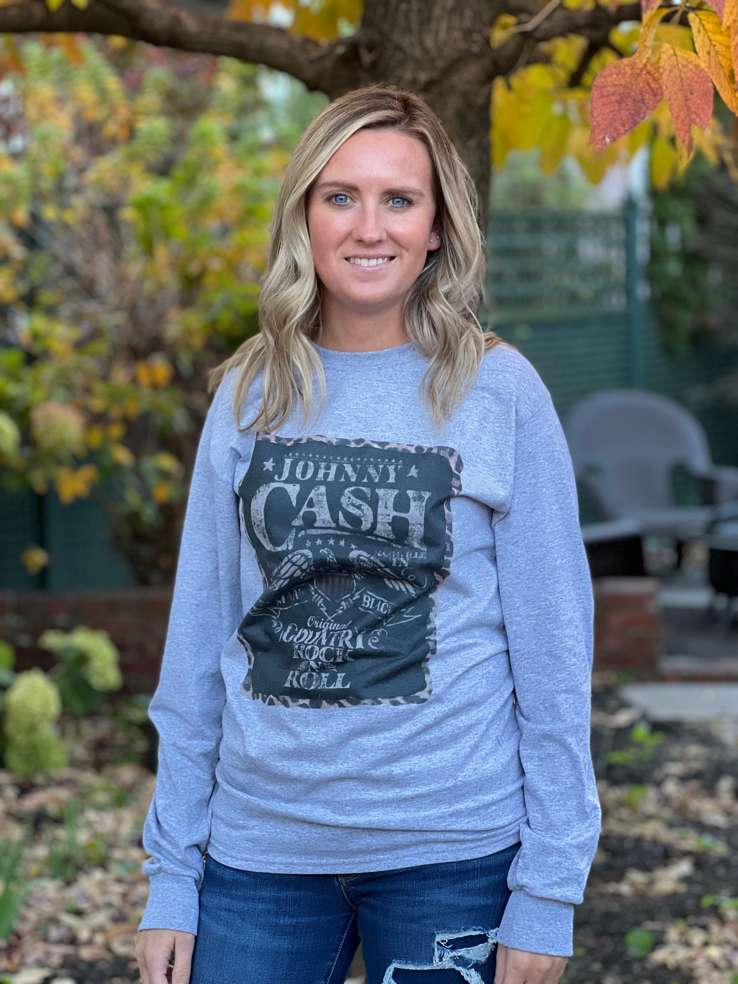 "Johnny Cash" Graphic Long Sleeve Tee