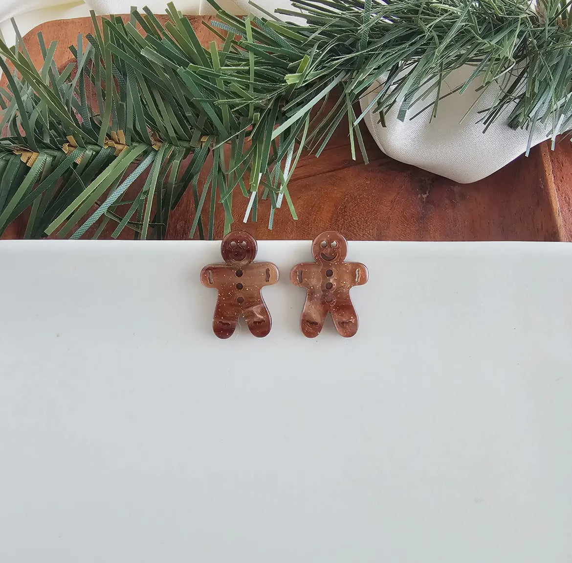 Gingerbread Studs