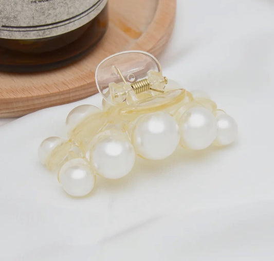 Small Pearl Hair Clip